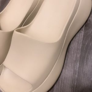 Zara Cream Slides